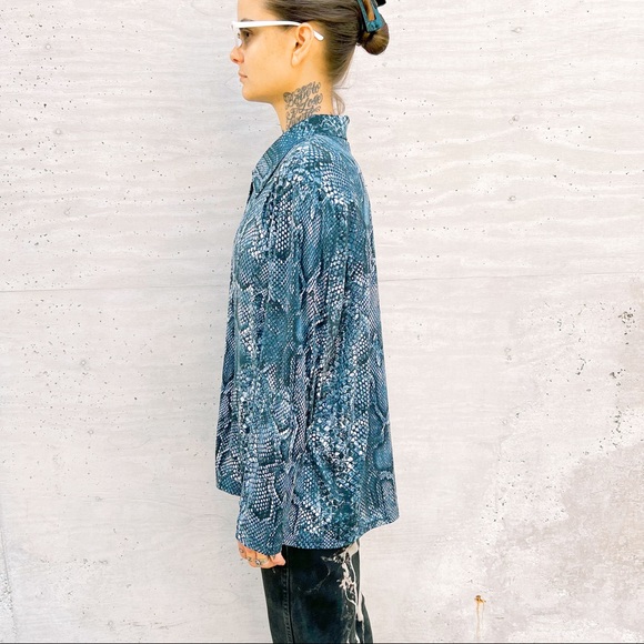 COPY - RICCI/Preowned Unisex Snakeskin Print Open Shirt Single Button Enclosure… - Picture 3 of 5